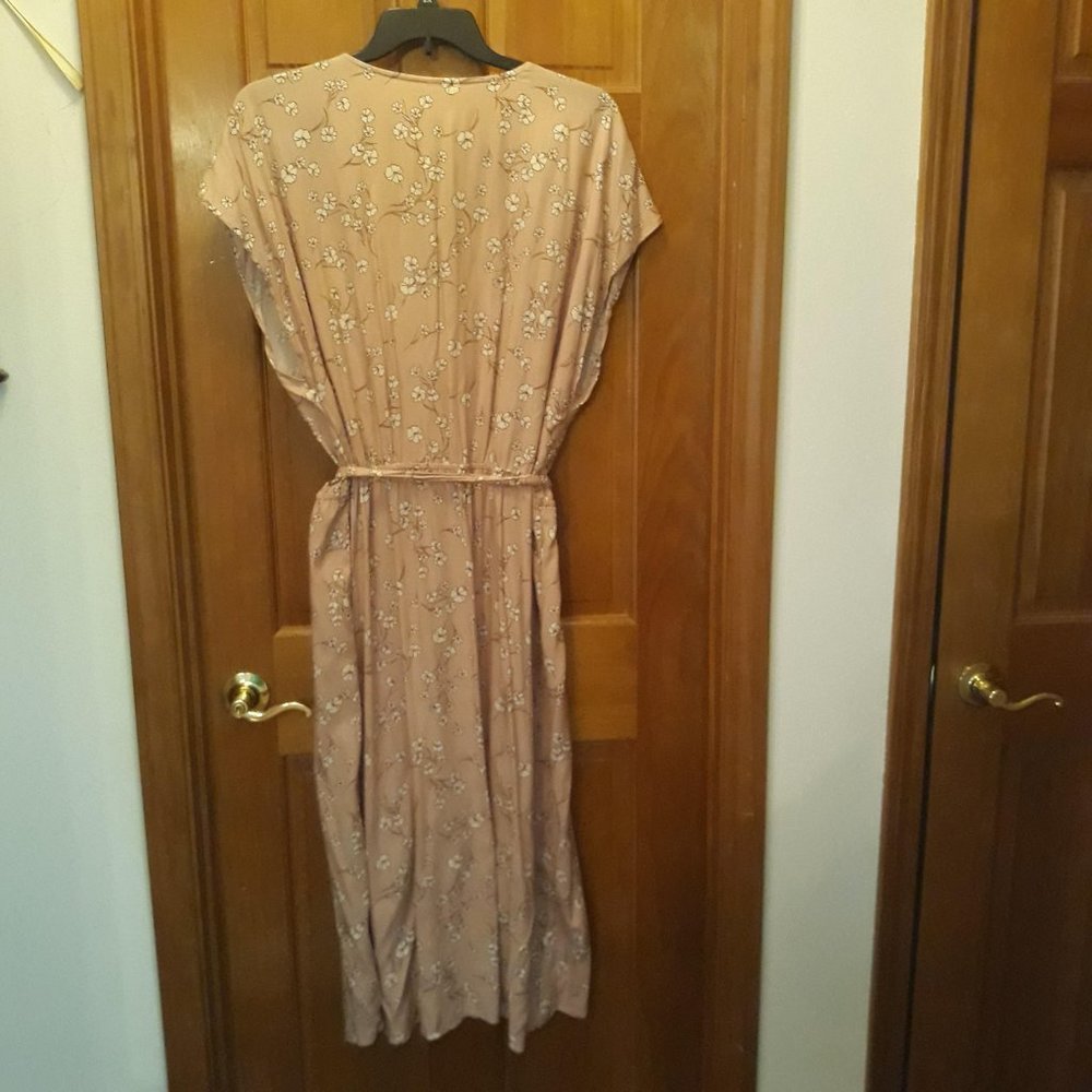 Plus Size Dress-Ava & Viv - Picture 3 of 4